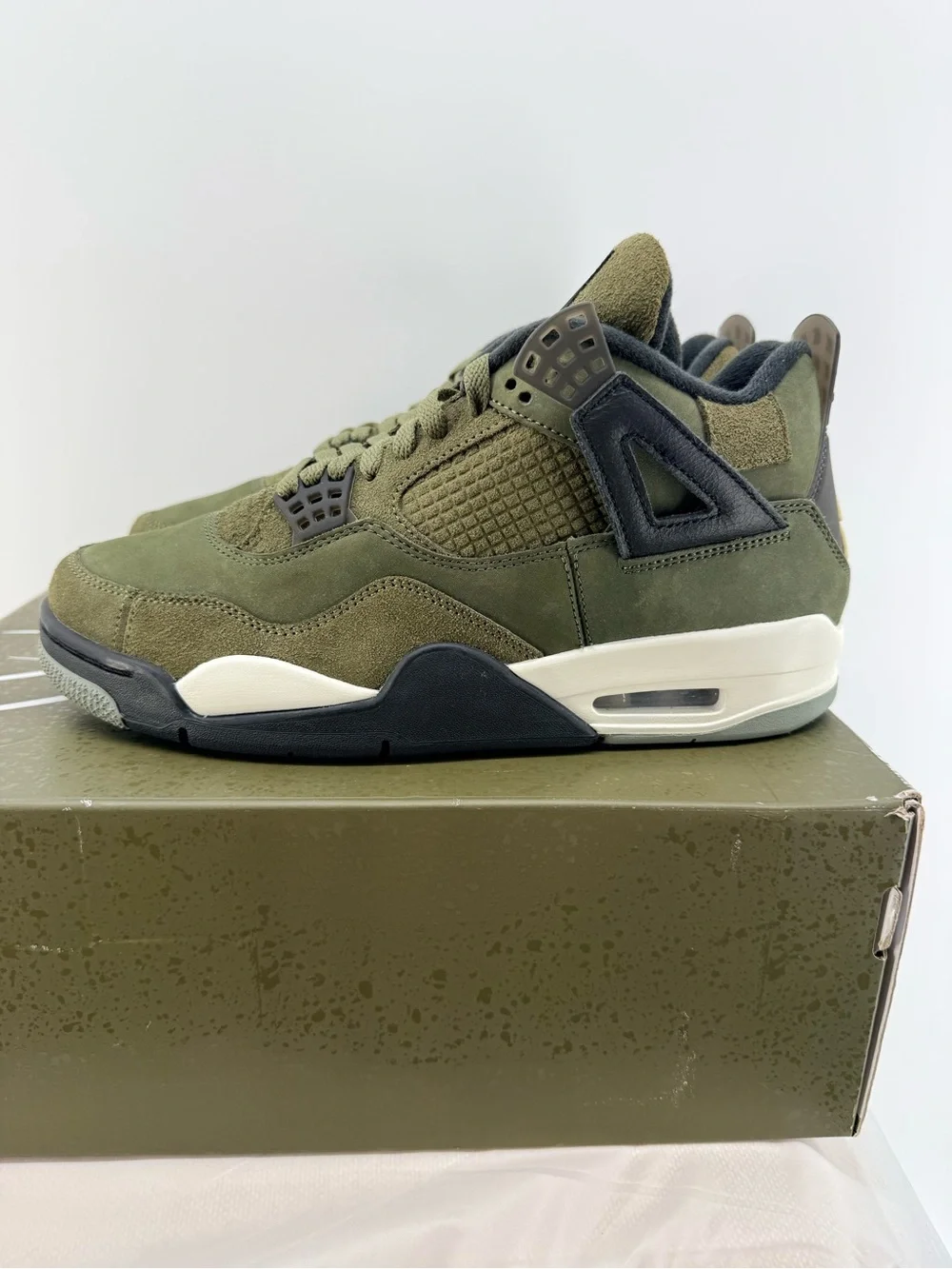 Jordan 4 Craft Olive size 9.5M/11W